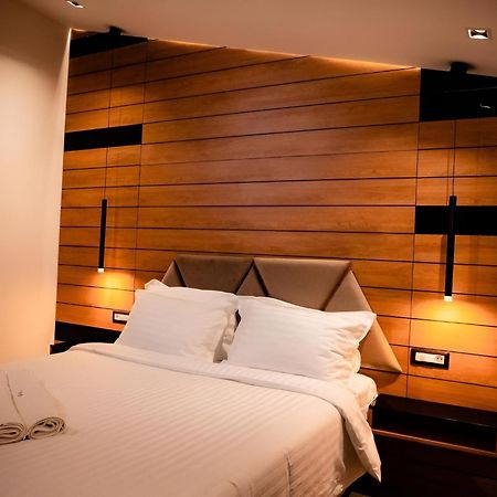 Târgu Jiu Hotel Goya Boutique מראה חיצוני תמונה