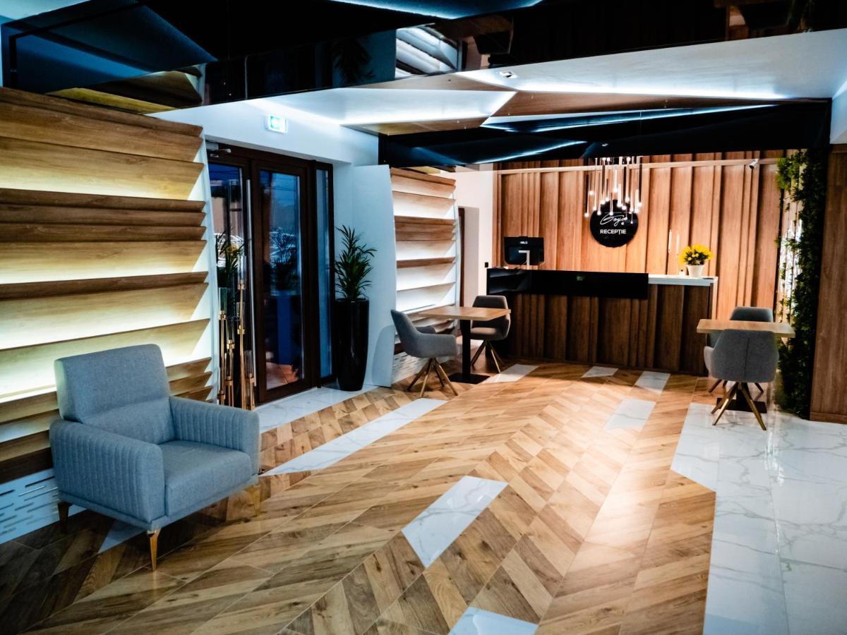 Târgu Jiu Hotel Goya Boutique מראה חיצוני תמונה