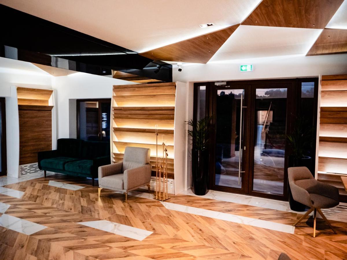 Târgu Jiu Hotel Goya Boutique מראה חיצוני תמונה