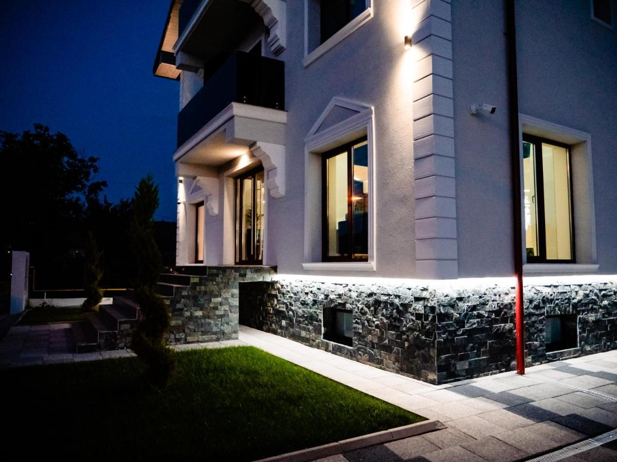 Târgu Jiu Hotel Goya Boutique מראה חיצוני תמונה