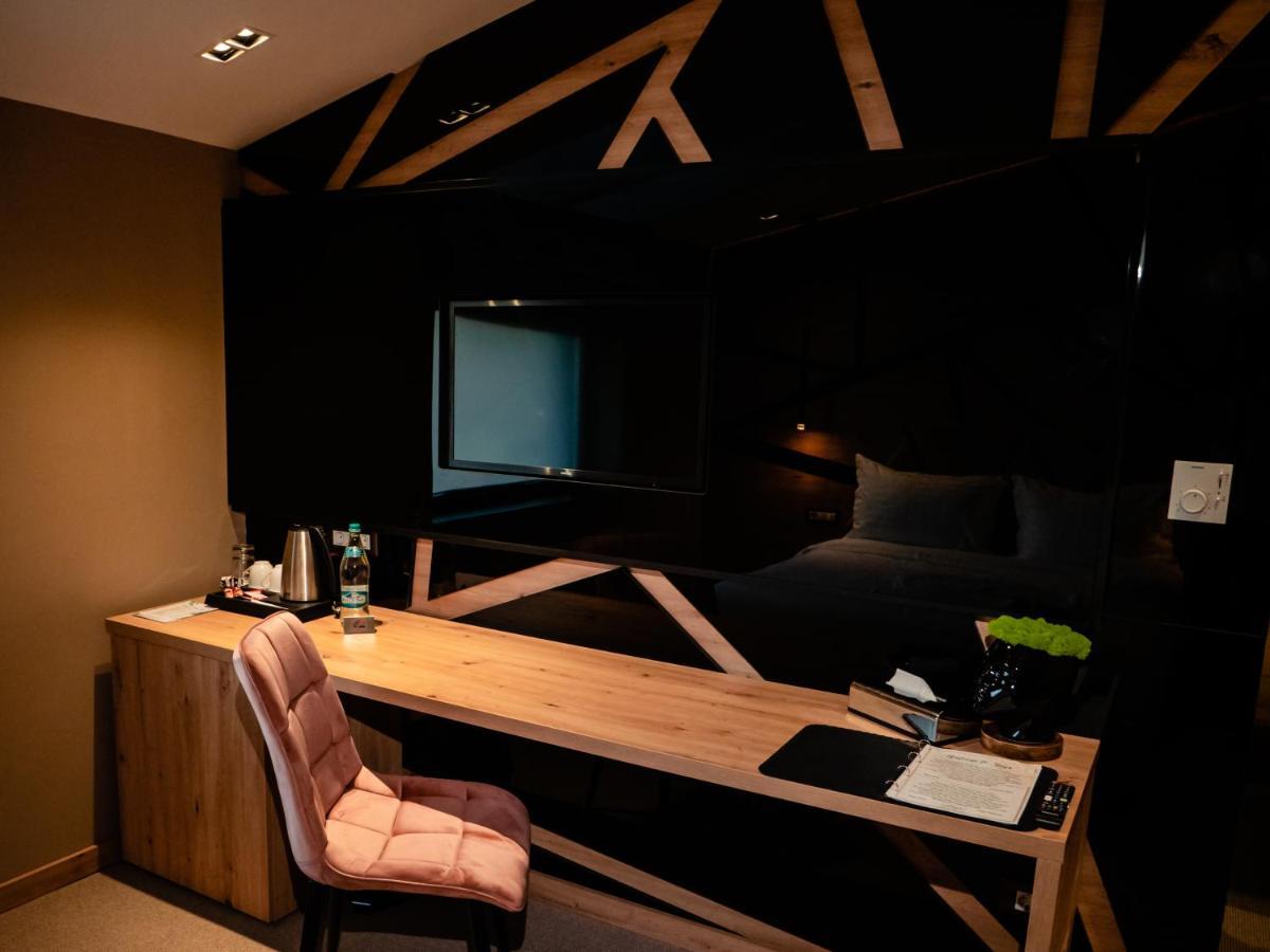 Târgu Jiu Hotel Goya Boutique מראה חיצוני תמונה