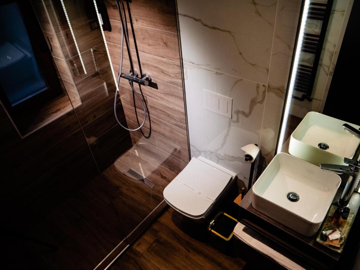 Târgu Jiu Hotel Goya Boutique מראה חיצוני תמונה