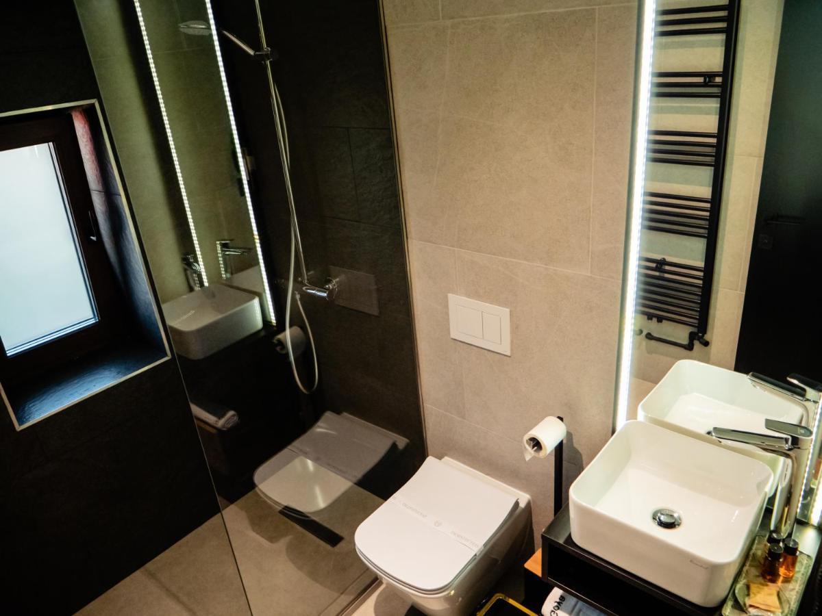 Târgu Jiu Hotel Goya Boutique מראה חיצוני תמונה