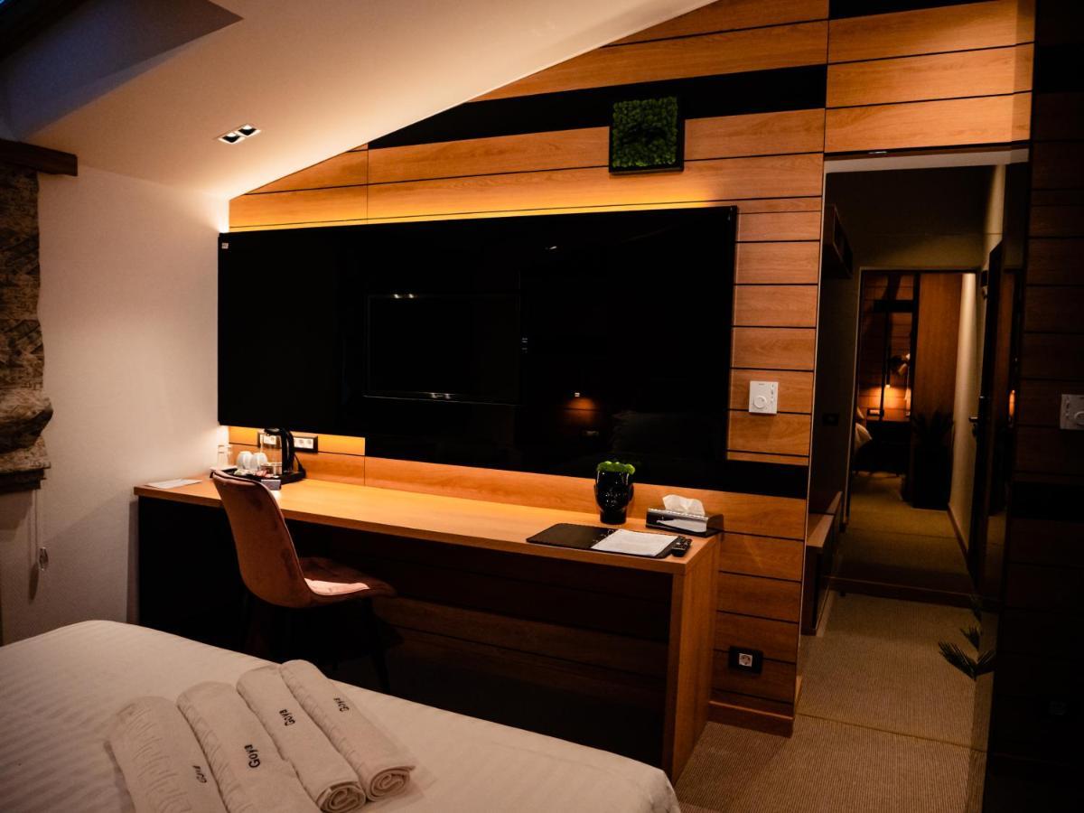 Târgu Jiu Hotel Goya Boutique מראה חיצוני תמונה