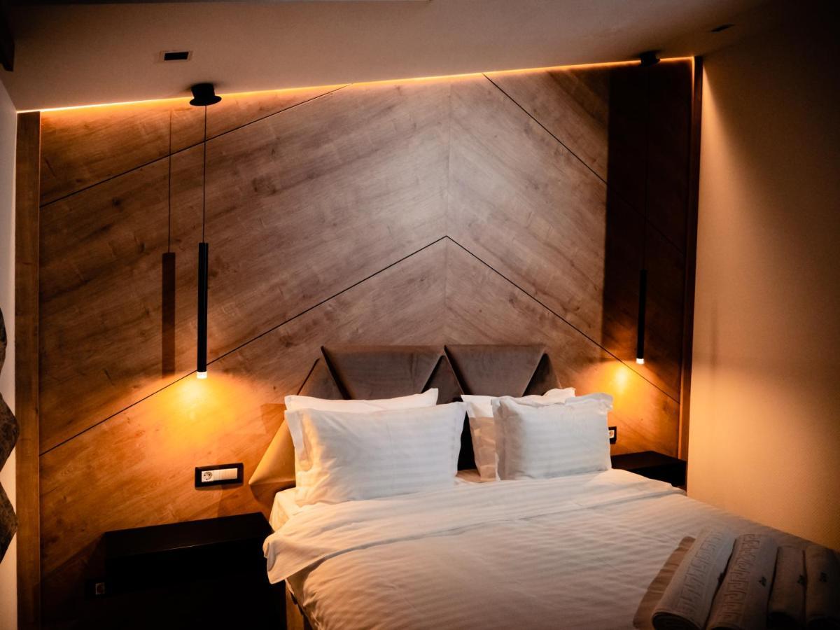Târgu Jiu Hotel Goya Boutique מראה חיצוני תמונה