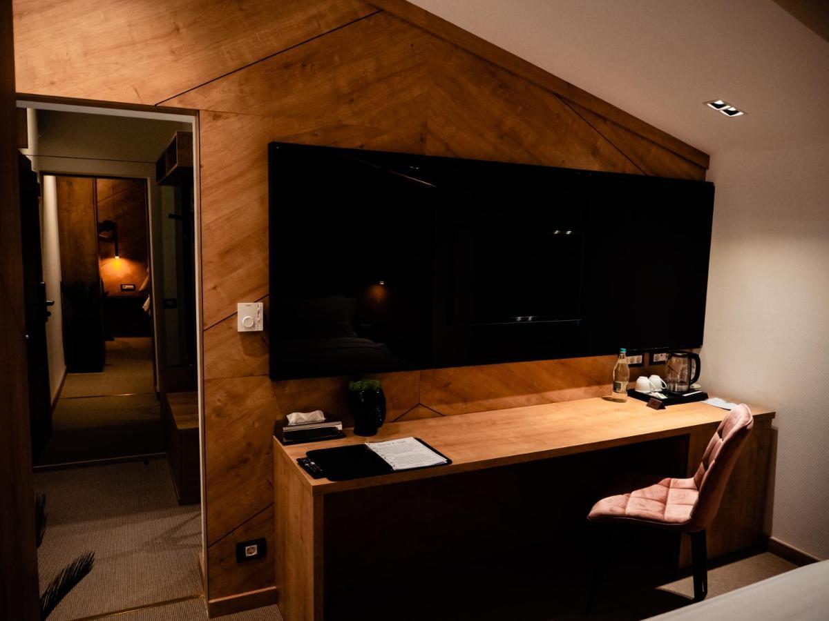 Târgu Jiu Hotel Goya Boutique מראה חיצוני תמונה