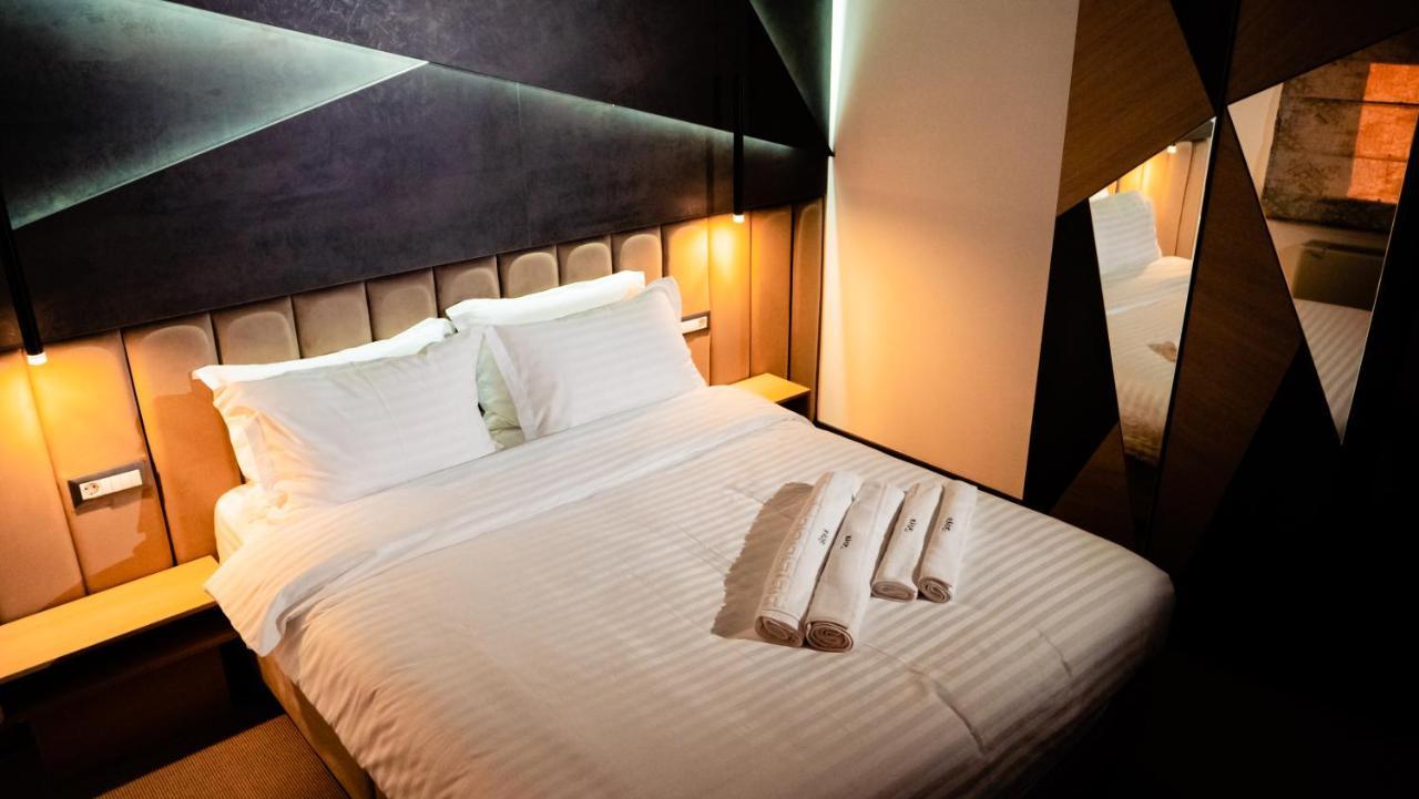 Târgu Jiu Hotel Goya Boutique מראה חיצוני תמונה