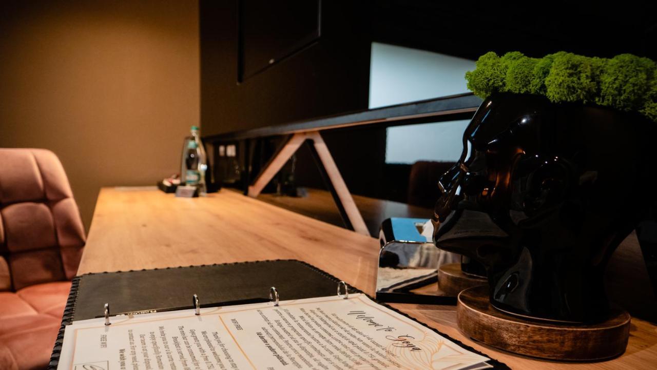 Târgu Jiu Hotel Goya Boutique מראה חיצוני תמונה