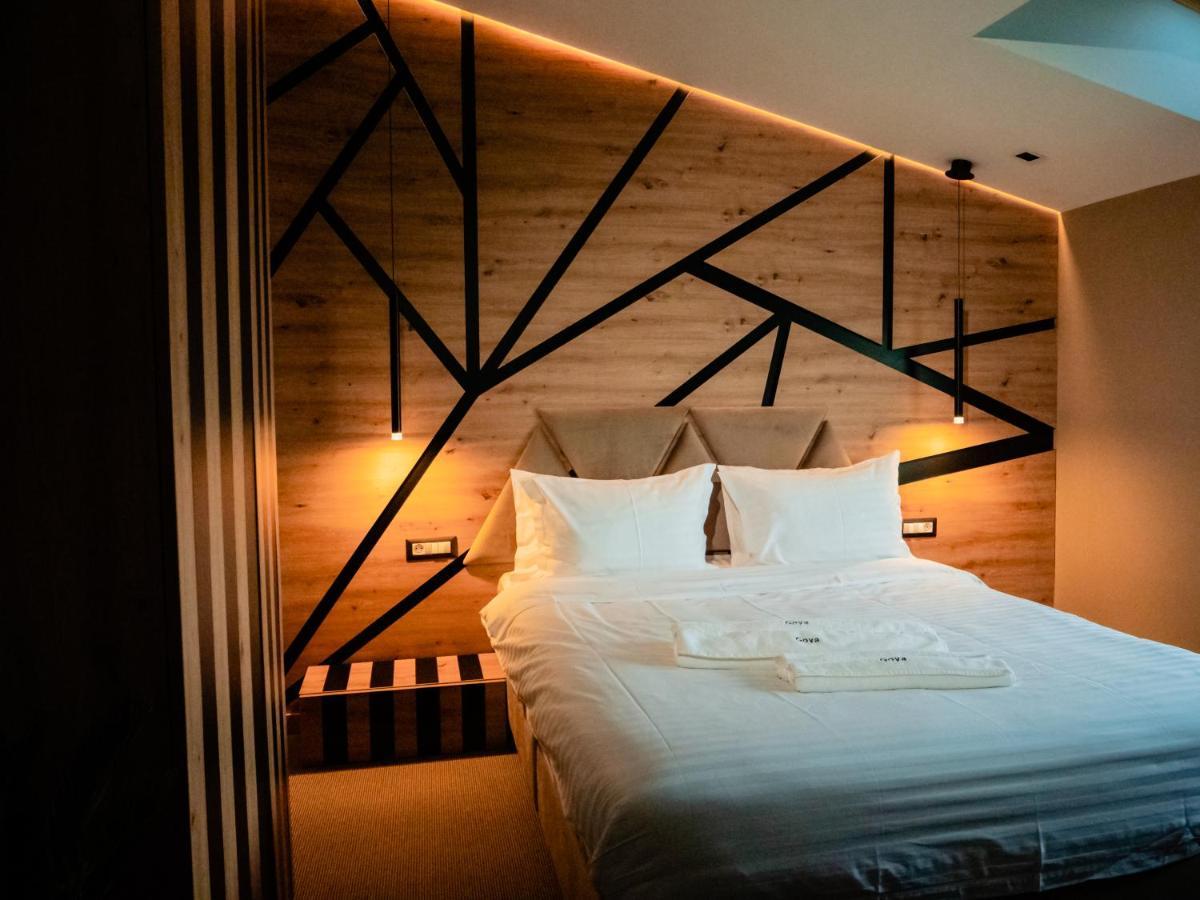 Târgu Jiu Hotel Goya Boutique מראה חיצוני תמונה