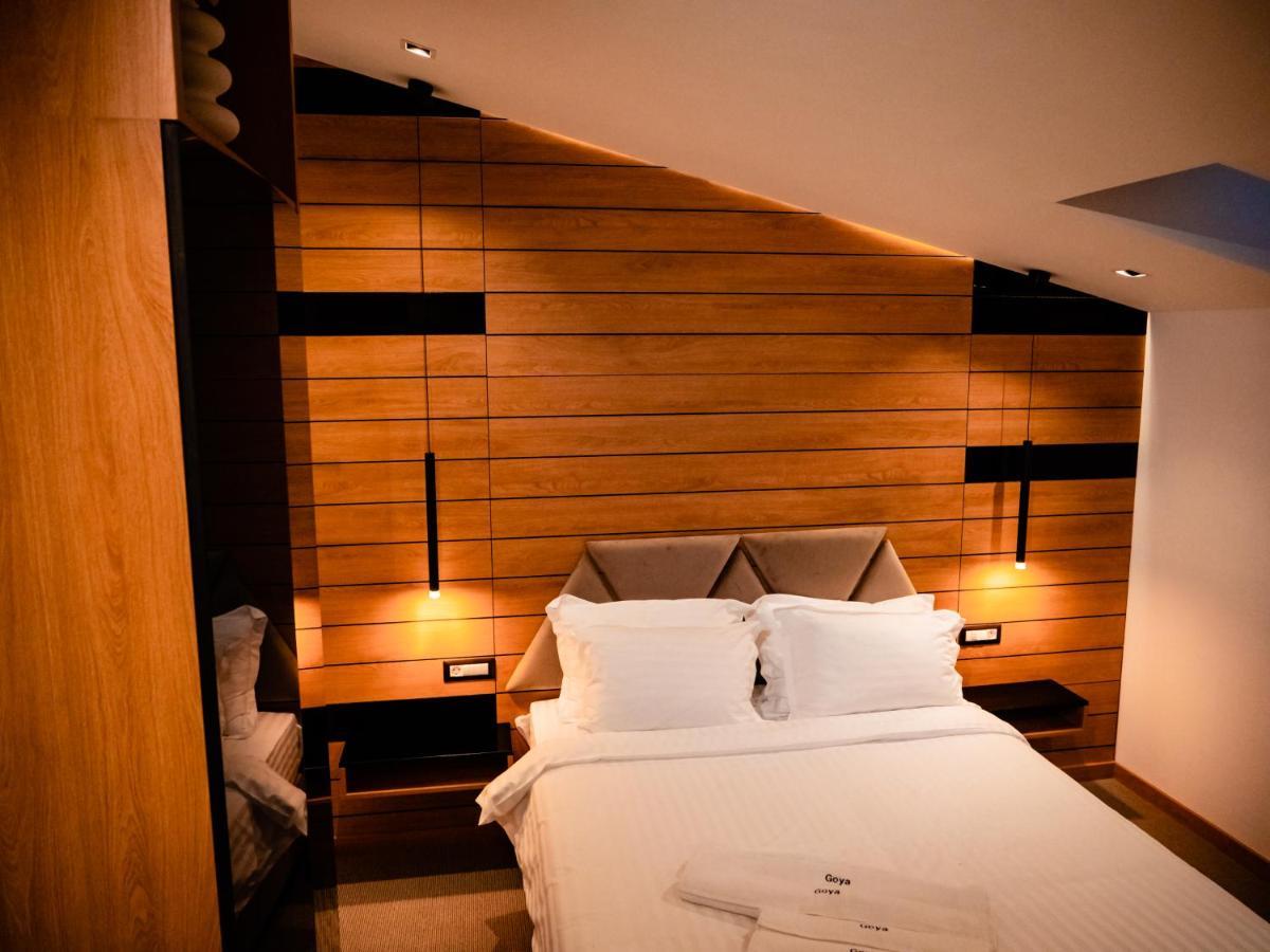 Târgu Jiu Hotel Goya Boutique מראה חיצוני תמונה