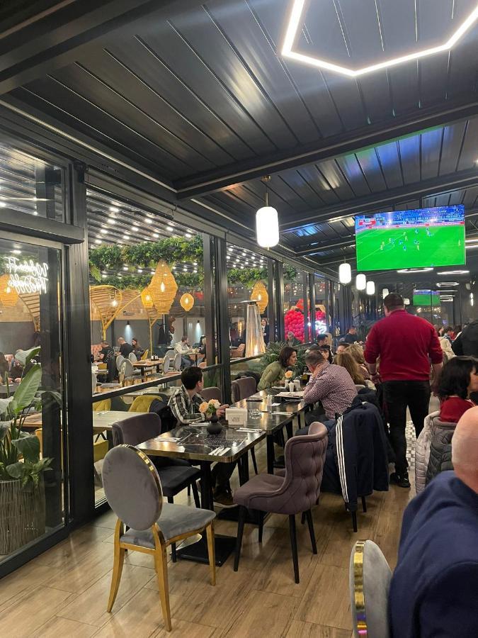 Târgu Jiu Hotel Goya Boutique מראה חיצוני תמונה