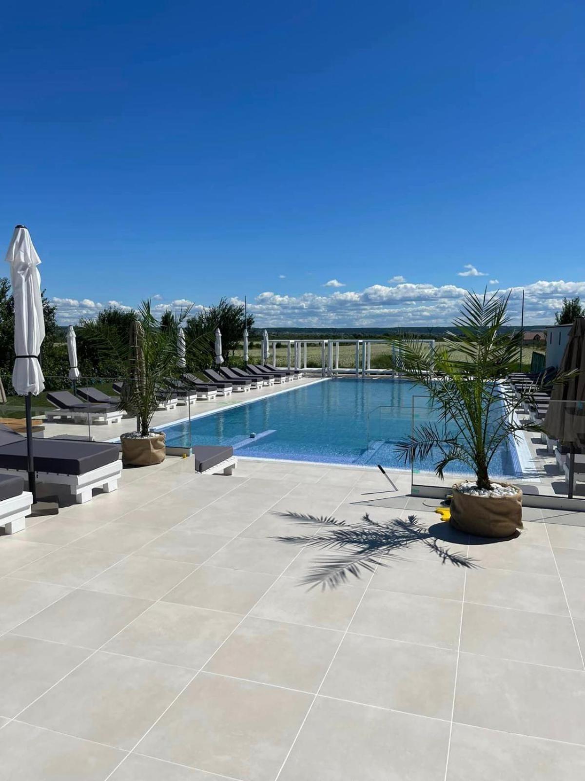 Târgu Jiu Hotel Goya Boutique מראה חיצוני תמונה