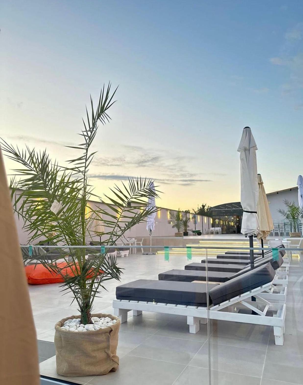 Târgu Jiu Hotel Goya Boutique מראה חיצוני תמונה