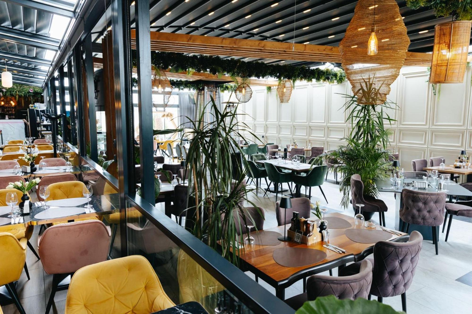 Târgu Jiu Hotel Goya Boutique מראה חיצוני תמונה